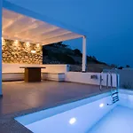 Hotel de apartamente Theros Luxury Villas 4*