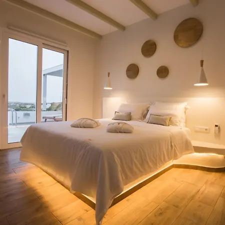 アパートホテル Theros Luxury Villas