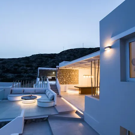 アパートホテル Theros Luxury Villas