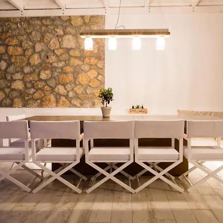 Lejlighedshotel Theros Luxury Villas