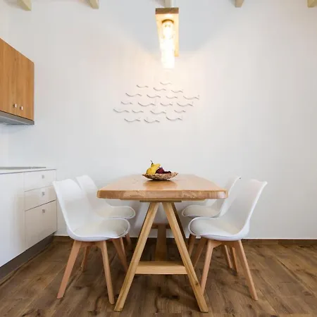 Theros Luxury Villas Lejlighedshotel 4*