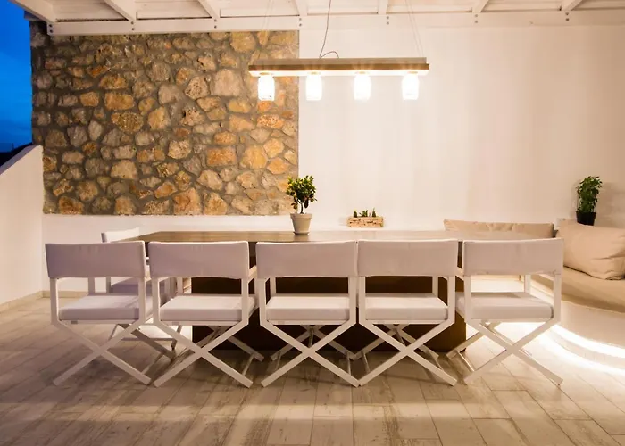 アパートホテル Theros Luxury Villas