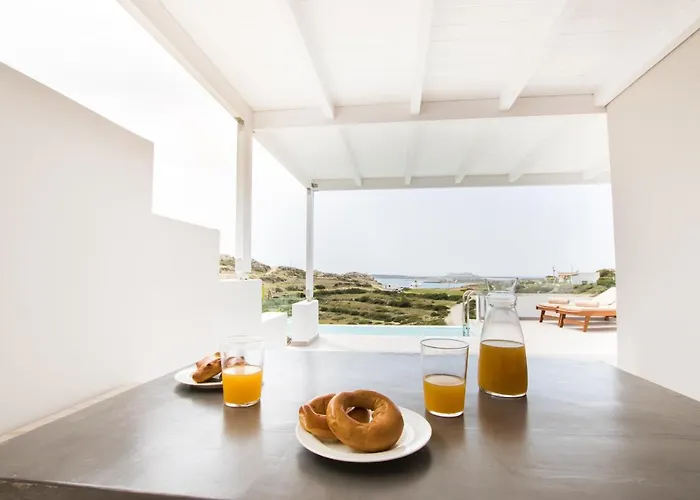 Theros Luxury Villas アパートホテル