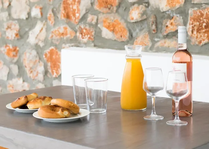 アパートホテル Theros Luxury Villas Damatria